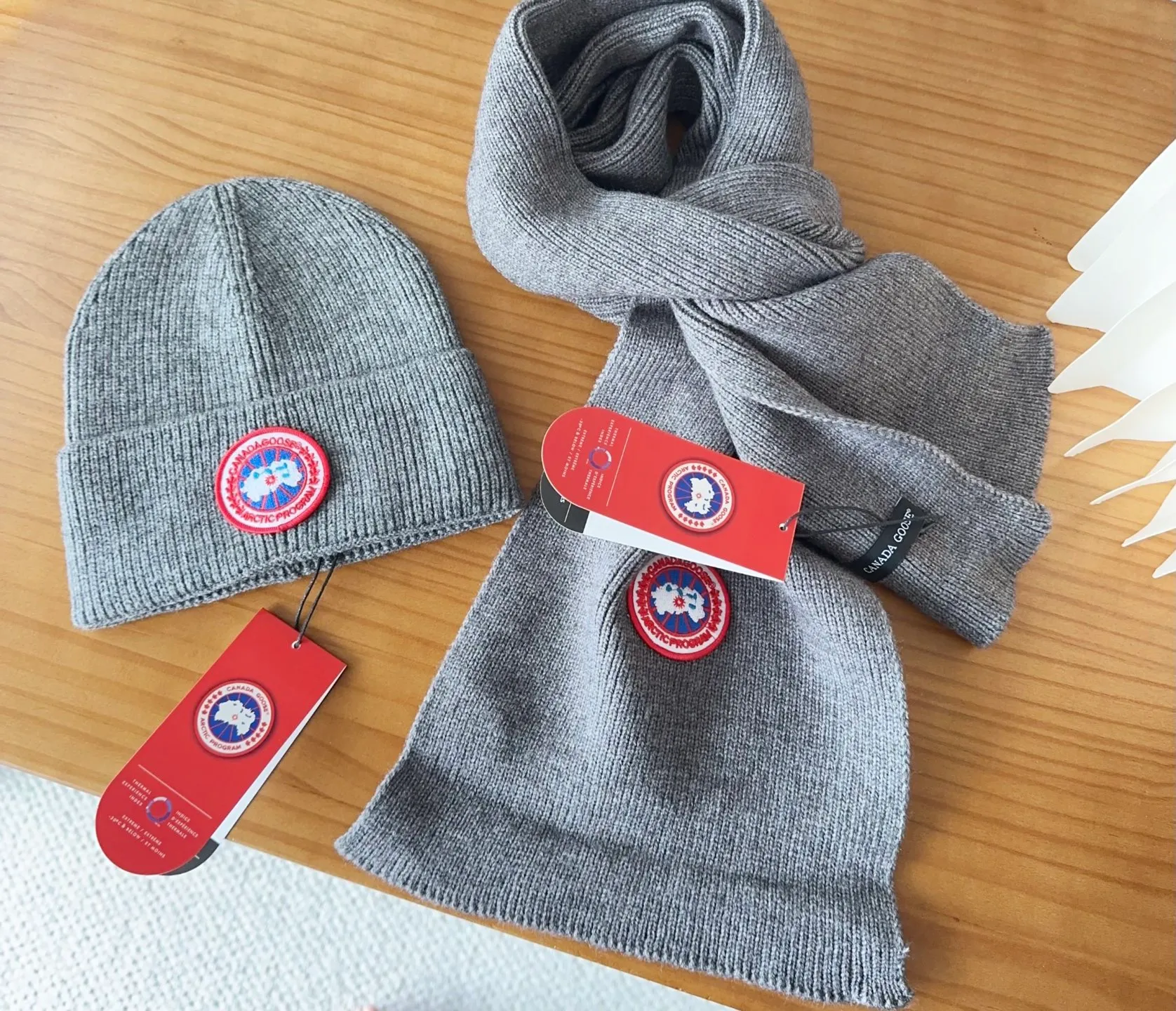 💰90 CANADA GOOSE Canada Goose winter warm cashmere cold hat. Rabbit wool material, thick feel, not easy to deform. Fashionable and versatile couple hat, imported embroidery logo, cashmere cotton yarn, head circumference: 55-58cm